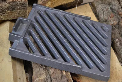 Immagine prodotto di SEZAM - Griglia per stufa 23,5 (25,5) x 18 cm Ghisa Griglia in ghisa Griglia per camino quadrata Griglia per cenere Stufa a legna Griglia da tavolo Griglia Griglia per stufa Camino