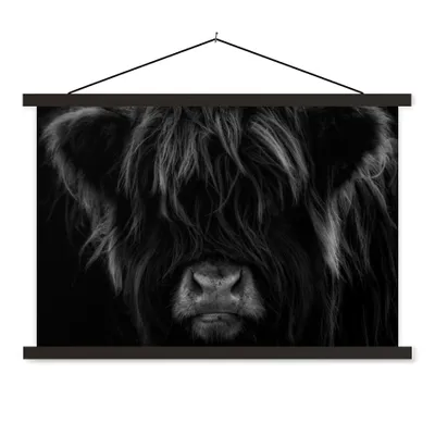 Produktbild von MuchoWow® Textilposter Schottischer Highlander - Kuh - Porträt - Tiere - Schwarz - Weiß 90x60 cm mit schwarzem Rahmen - Aufhängungssatz