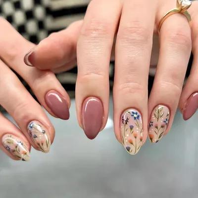 Produktbild von Künstliche Nägel zum Aufkleben, 24 Stück, kurz, Mandelform, Blumenmuster, French-Stil, Coffee Pink