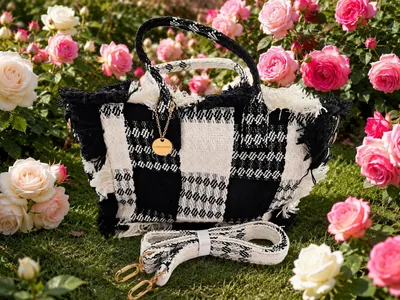 Produktbild von Damenhandtasche Stoff kariert mit Fransen