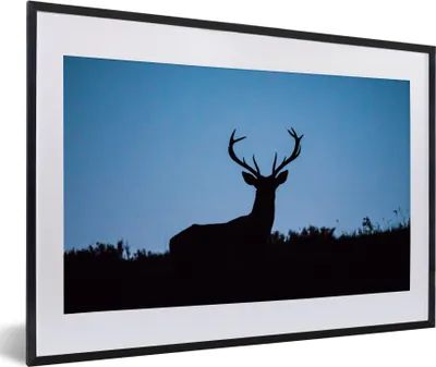 Produktbild von MuchoWow® MuchoWow® Gerahmtes Poster Hirsch - Scherenschnitt - Himmel 60x40 cm - Poster mit zchwarzem Bilderrahmen - Schlafzimmer - Plakat in Rahmen - Drucken
