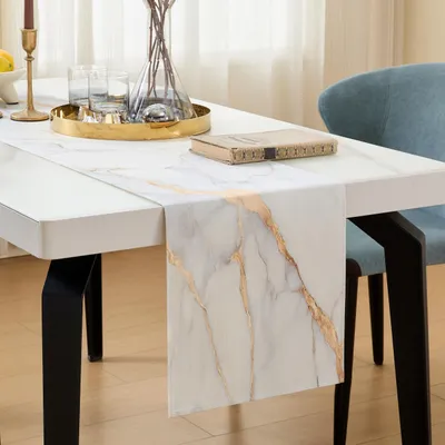Productafbeelding van Tafelrunner - Waterafstotend - Geschikt voor eettafel en decoratie - Beige-witte marmerlook met gouden textuur