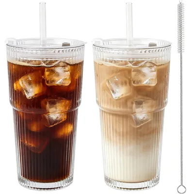 Produktbild von Set aus 2 Glasbechern mit Deckel und Strohhalmen – 600 ml