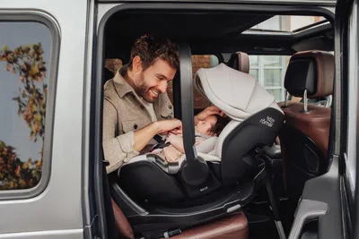 Produktbild von Britax Römer Baby-Safe Pro Vario Base 5Z Bundle Classic Deep Black