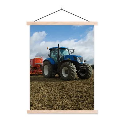 Produktbild von MuchoWow® Textilposter Traktor - Blau - Landleben - Wolken 120x160 cm mit holzfarbenen Rahmen - Plakatkarton