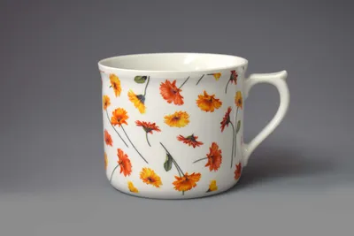 Obrázok produktu pre Porcelánový hrnček, porcelán z Karlových Varov Leander Meadows, gerbery