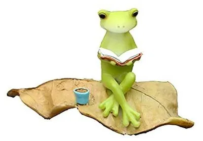 Produktbild von Miniatur-Feenlandschaft mit Froschfiguren auf einem Blatt