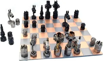 Produktbild von Handgefertigtes Schachspiel aus Metall mit Unikat-Figuren