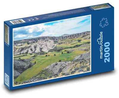 Obrázok produktu pre Puzzle 2000 Kopcovitá Krajina s Územiami - martinpuzzle