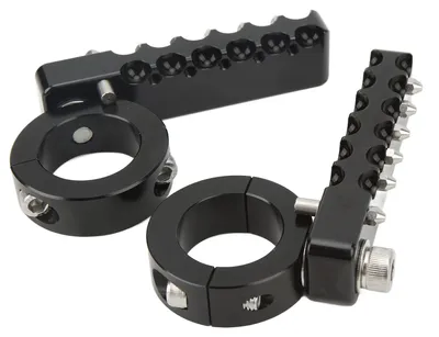 Obrázok produktu pre Nastaviteľné diaľničné stúpačky – CNC hliníkové stúpačky s upínacími svorkami z nehrdzavejúcej ocele pre motocykle