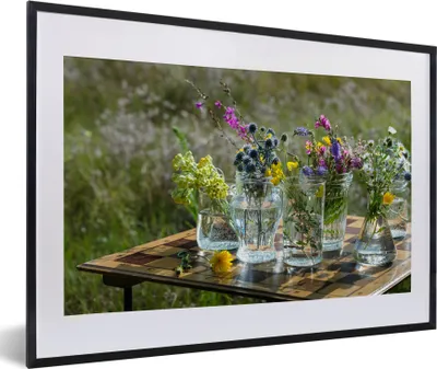 Produktbild von MuchoWow® MuchoWow® Gerahmtes Poster Vase - Blumen - Farben 60x40 cm - Poster mit zchwarzem Bilderrahmen - Schlafzimmer - Plakat in Rahmen - Drucken