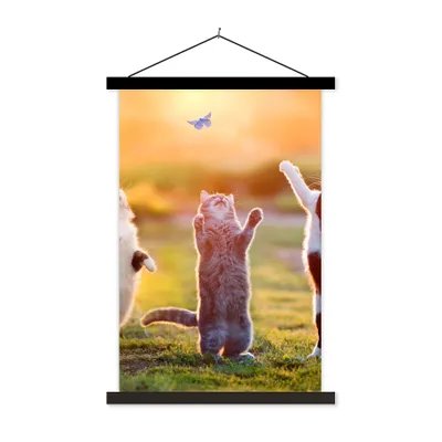 Produktbild von MuchoWow® Textilposter Katzen - Schmetterling - Sonnenuntergang - Gras - Natur 120x180 cm mit schwarzem Rahmen - Fotos