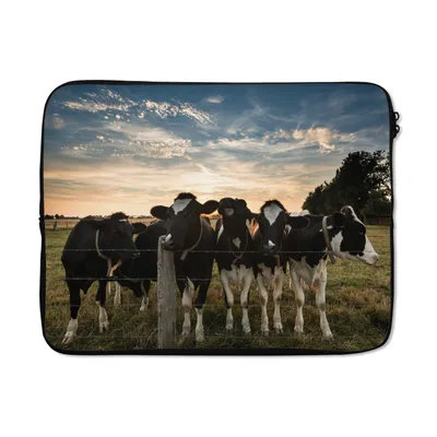 Produktbild von MuchoWow® Laptop Hülle 15 Zoll Kühe - Tiere - Bauernhof Laptoptasche - Laptoptasche - Sleeve - Rundum-Schutz