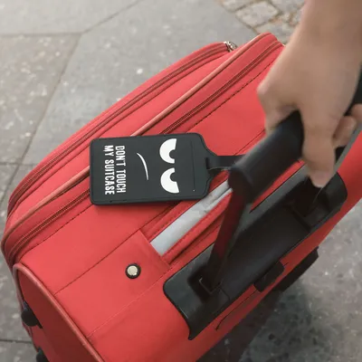 Produktbild von kwmobile 2x Kofferanhänger Adressanhänger Koffer Tag - Namensschild Schulranzen Gepäck Anhänger - Reise Gepäckanhänger Don't touch my Suitcase Weiß