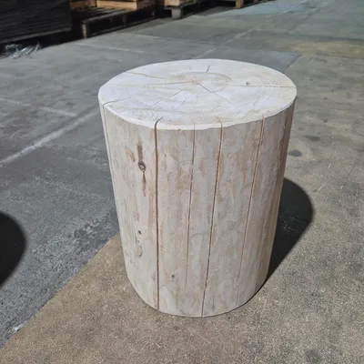 Produktbild von grosser Holzstamm Sitzhocker gehobelt Höhe ca 40-42cm Durchmesser ca 32-36cm