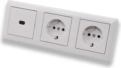 Produktbild von EBROM USB-C Unterputz Steckdose/Lader, 65 Watt Leistung, Schnellladefunktion für Wearables, Smartphones Tablets und Laptops + 2 Stück Gira Steckdosen 018803 in System 55 reinweiß glänzend