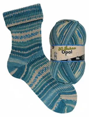 Produktbild von Opal 30 Jahre Opal Die Jubiläumskollektion 4-fach Pullover- und Sockenwolle 100 g Farbe 11744 - gedämpfter Wollkuchen (kalorienarm), KI-generiertes Bild