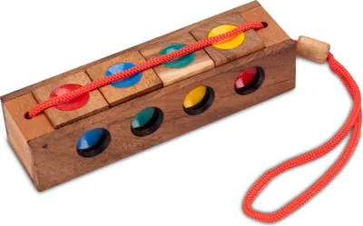 Produktbild von Die Verrückten Vier – Knobelspiel aus Holz | 4 Würfel, 3 Spielvarianten, 1 Ziel
