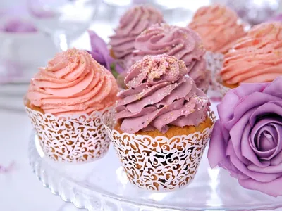 Produktbild von Muffinförmchen Ornament 5,5x8,5cm Papier weiß 10er Set