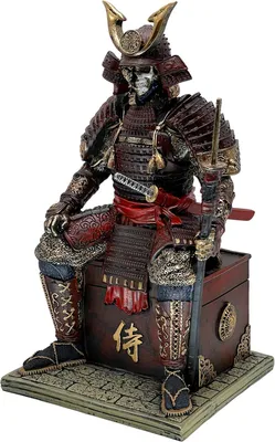 Productafbeelding van Samurai-beeldje van hars, een decoratieve figuur van een onsterfelijke krijger, geschikt voor decoratie in huis, woonkamer, hal, kantoor of op een bureau. Ideaal als cadeau. (Rood en goud)