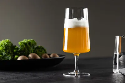 Immagine prodotto di Bicchiere da birra in vetro trasparente.
