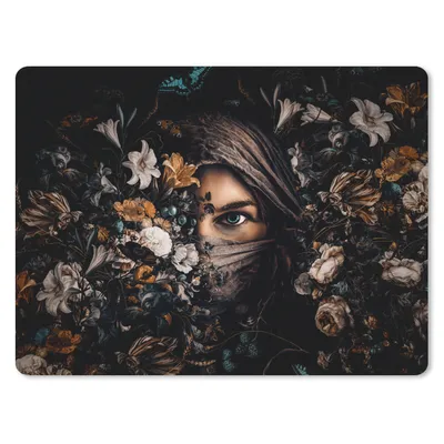 Produktbild von MuchoWow® Mauspad Mousepad Frau - Luxus - Blumen - Schmetterling - Porträt 23x19 cm - Mousepads - Maus Mat - Pad - Mausunterlage - Schreibtischunterlage - Mauspad