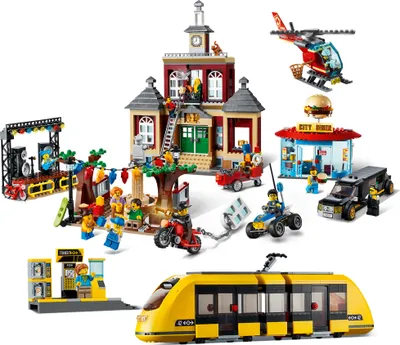 Produktbild von LEGO 60271 City Stadtplatz, Diner und Straßenbahn Bauset mit 14 Minifiguren