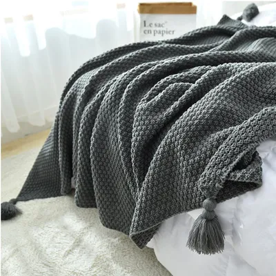 Produktbild von Weiche Strickdecke aus Wolle mit Quasten im Boho-Stil, Kuscheldecke, Sofadecke, Überwurfdecke für Couch, Bett, Sessel, Dunkelrosa, 130 x 200 cm