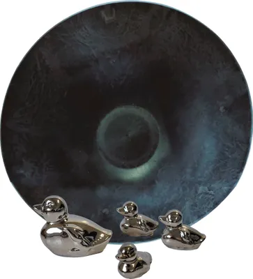 Produktbild von Storm's Gartenzaubereien Miniteich-Set Entenfamilie Schwimmdeko aus Keramik Silber inkl. Dekoschale Ø 35 cm