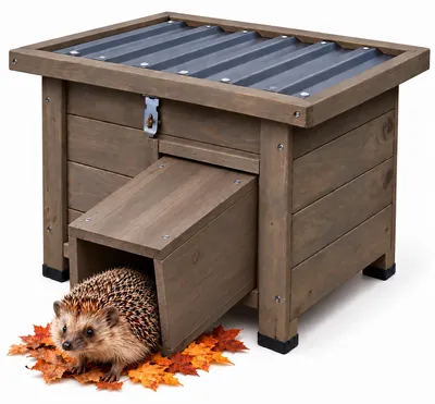 Imagen del producto de Relaxdays: Casita para erizos con base, entrada laberíntica, techo resistente a la intemperie, madera, dimensiones: 30 x 42 x 31 cm, casita para erizos, color marrón, Imagen generada por IA