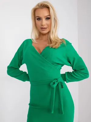 Produktbild von Mattgrünes Kleid Größe M aus Baumwolle mit Wickelschnitt und plissiertem Ausschnitt