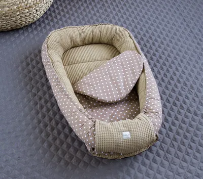 Produktbild von Taupe WAFFELPIQUE/ Braun PUNKTE Babynestchen Unterlage 2 Tlg SET Babynest Wicleklunterlage Reisebett Babydecke Babyausstattung 2 Seitig PREMIUM