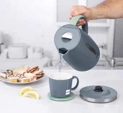 Produktbild von Progress 3008004244/3008004543 Schnurloser Wasserkocher, Kunststoffgehäuse, 1,5 l FÃ1/4llmenge, 2200 Watt, 360° Sockel, Trockengehschutz, Kalkfilter