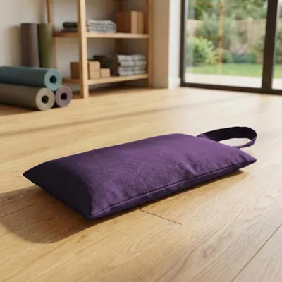 Produktbild von Yogistar Yoga-Sandsack 4 kg mit Tragegriff zur Intensivierung von Yogahaltungen