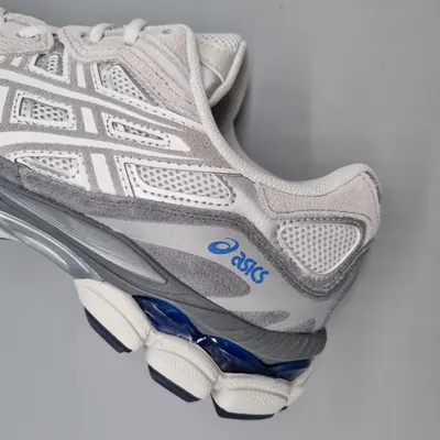 Imagen del producto de Asics Gel-NYC, color Gris Glaciar, talla 48