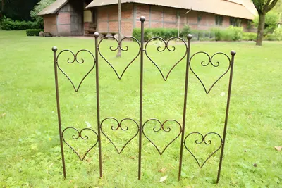 Produktbild von Romantischer Beetzaun aus Metall 69 cm hoch | Steckzaun im Landhausstil Zierzaun