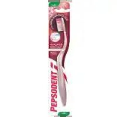 Produktbild von Pepsodent Zahnbürste mit Salz für die Tiefenreinigung und den Schutz des Zahnfleisches
