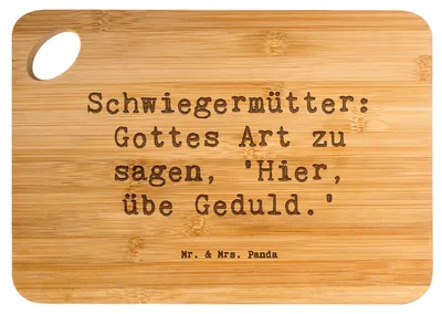 Produktbild von Mr. & Mrs. Panda Brett Spruch Schwiegermutter Geduld - Transparent - Geschenk, Frühstücksbrettchen, persönliche Erinnerungen, Holzbrett, jausenbrett, besonderes, Freude