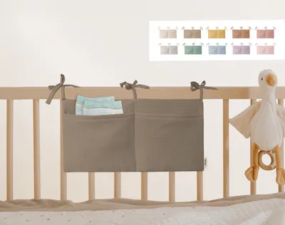 Produktbild von Babybett Organizer Tasche Aufbewahrung aus Musselin Farbe Taupe
