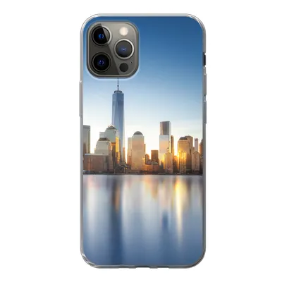 Produktbild von MuchoWow® Handyhülle Schutzhülle Hülle für iPhone 12 Pro New York - Skyline - Spiegelung Silikon Softcase Handy Hülle - Abdeckung