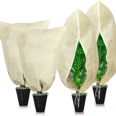 Immagine prodotto di Set di 4 coperture protettive invernali con cordoncino e cerniera, adatte per esterni, piante, arbusti e alberi. Larghezza 80 cm, lunghezza 120 cm.