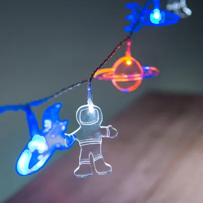 LED-Lichtsnoer mit 12 Acrylfiguren, batteriebetrieben, 2,15 m