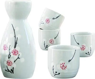 Produktbild von Famanu Keramisches Sake Set - Handgemachte Weinbecher mit Kirschblüten-Design