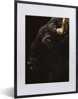 Produktbild von MuchoWow® Gerahmtes Poster Bison - Schwarz - Gold 30x40 cm - Poster mit Schwarzem Bilderrahmen Wandposter Rahmen Foto Bilder - Wandposter Schlafzimmer