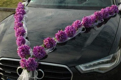 Produktbild von Famanu Autoschmuck mit Rosen und Dekoration - Lila/Weiß