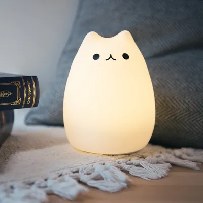 Produktbild von Navaris LED Nachtlicht Katze Design - Fernbedienung Micro USB Kabel - Süße RGB Farbwechsel Kinder Nachttischlampe - Kätzchen Schlummerlicht Weiß