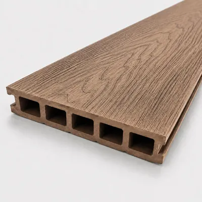 Produktbild von WPC Terrassendiele Handmuster Braun | 25 × 145 mm, Holzoptik, 5-Kammer | Materialprobe Terrasse | WoodoMykonos