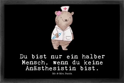 Produktbild von Mr. & Mrs. Panda Fussmatte Anästhesistin Herz 50 x 75 cm - Schwarz - Geschenk, Anästhesie, Krankenhaus, Spruch, Studium, fußmatte, Schmutzmatte, Bodenvorleger