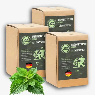 Produktbild von 3 x 1L Brennnesselsud Konzentrat - Pflanzenstärkung & Bodenpflege für Gemüse, Tomaten & Rosen | Ergiebig zum Gießen und Sprühen im Garten | C44-Zittau
