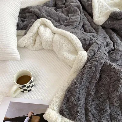 Zdjęcie produktu dla Unyqoos® Miękki koc flanelowy z podszewką z materiału Sherpa, kolor szary, 150x200 cm – koc z mikrofibry do użytku w domu, do spania i w podróży, ciepły i wyjątkowo miękki